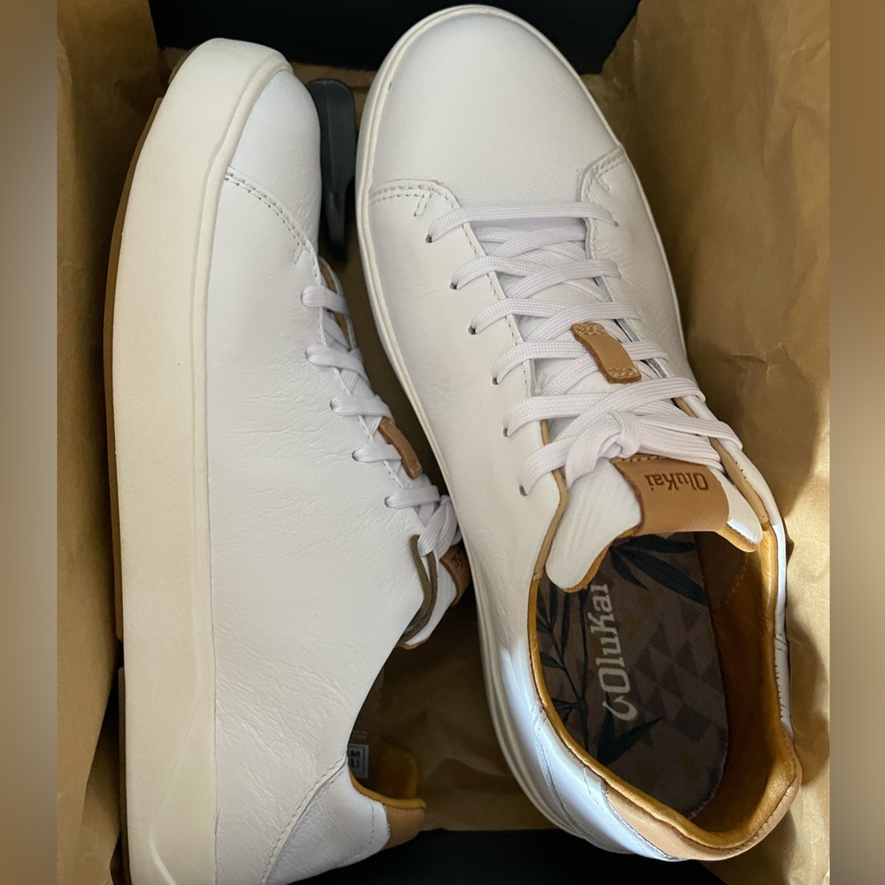 LAE’ AHI LI’ILI white mens 8.5 sneaker